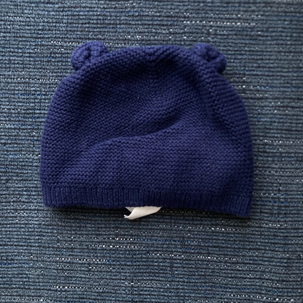 Baby gap hat 6-12m